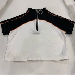 Sporty zipper cropped top